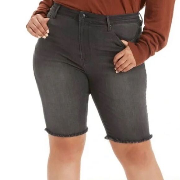 Good American Bermuda Shorts Plus Size 26 - Picture 1 of 4